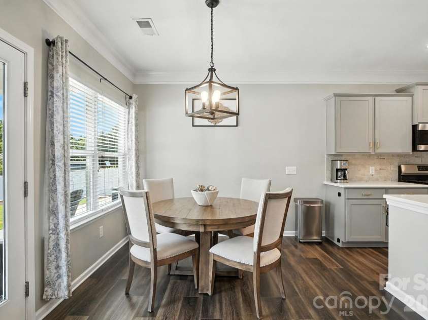 130 Sierra Chase Drive, Statesville, NC 28677.  MLS# CAR4425890, YatesRealty ID 51734. Breakfast