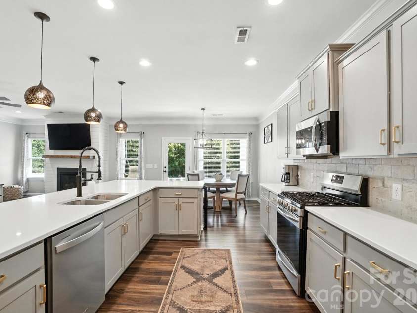 130 Sierra Chase Drive, Statesville, NC 28677.  MLS# CAR4425890, YatesRealty ID 51734. Kitchen View