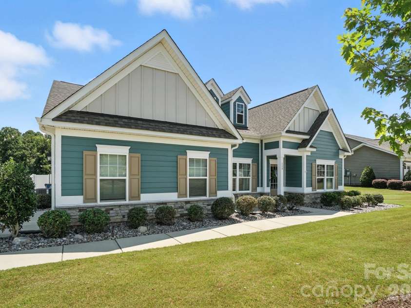 130 Sierra Chase Drive, Statesville, NC 28677.  MLS# CAR4425890, YatesRealty ID 51734. This is it!
