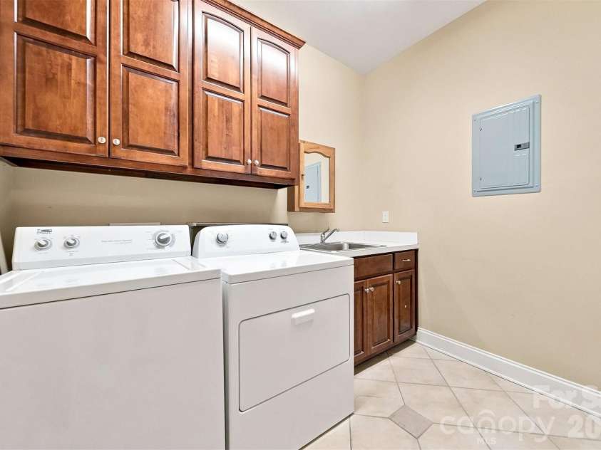 1548 Nazareth Lane, Conover, NC 28613.  MLS# CAR4426103, YatesRealty ID 51735. 