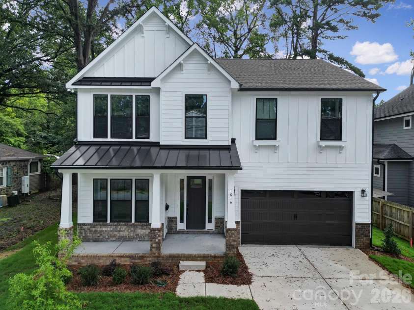 1016 Rockway Drive, Charlotte, NC 28205.  MLS# CAR4423639, YatesRealty ID 51737. 