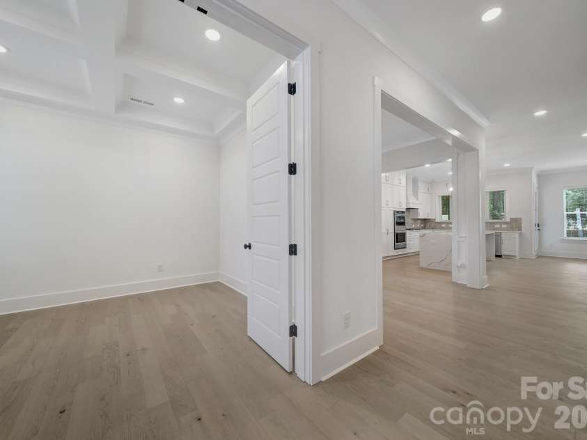 1016 Rockway Drive, Charlotte, NC 28205.  MLS# CAR4423639, YatesRealty ID 51737. 