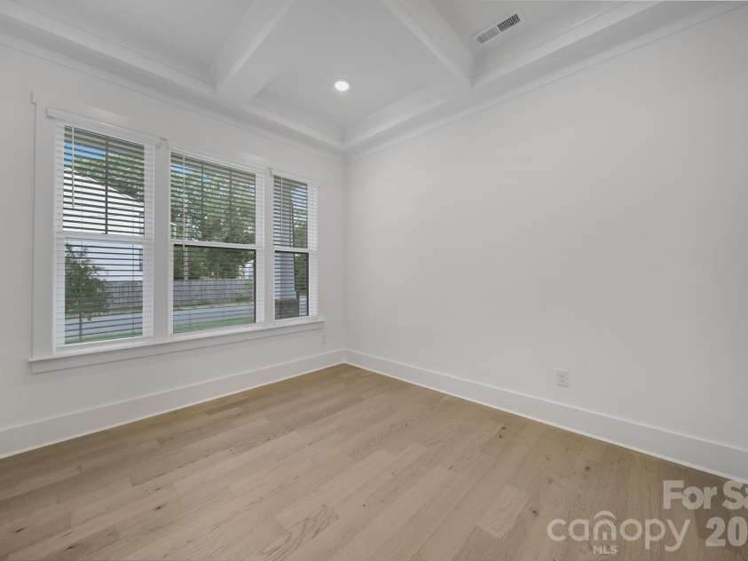 1016 Rockway Drive, Charlotte, NC 28205.  MLS# CAR4423639, YatesRealty ID 51737. 