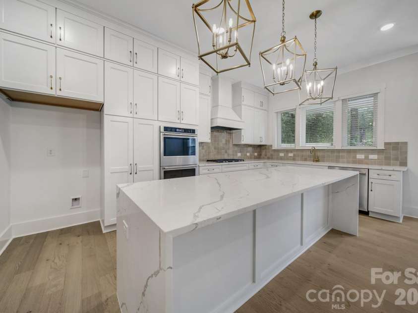 1016 Rockway Drive, Charlotte, NC 28205.  MLS# CAR4423639, YatesRealty ID 51737. 