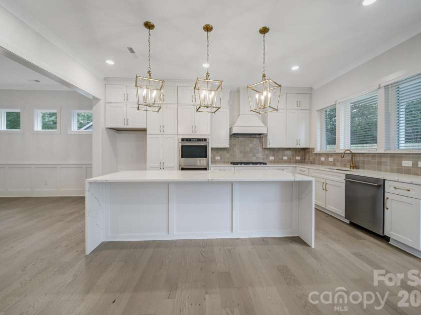 1016 Rockway Drive, Charlotte, NC 28205.  MLS# CAR4423639, YatesRealty ID 51737. 