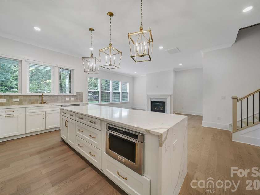 1016 Rockway Drive, Charlotte, NC 28205.  MLS# CAR4423639, YatesRealty ID 51737. 