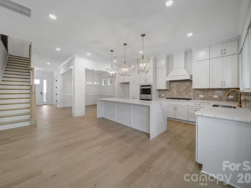 1016 Rockway Drive, Charlotte, NC 28205.  MLS# CAR4423639, YatesRealty ID 51737. 