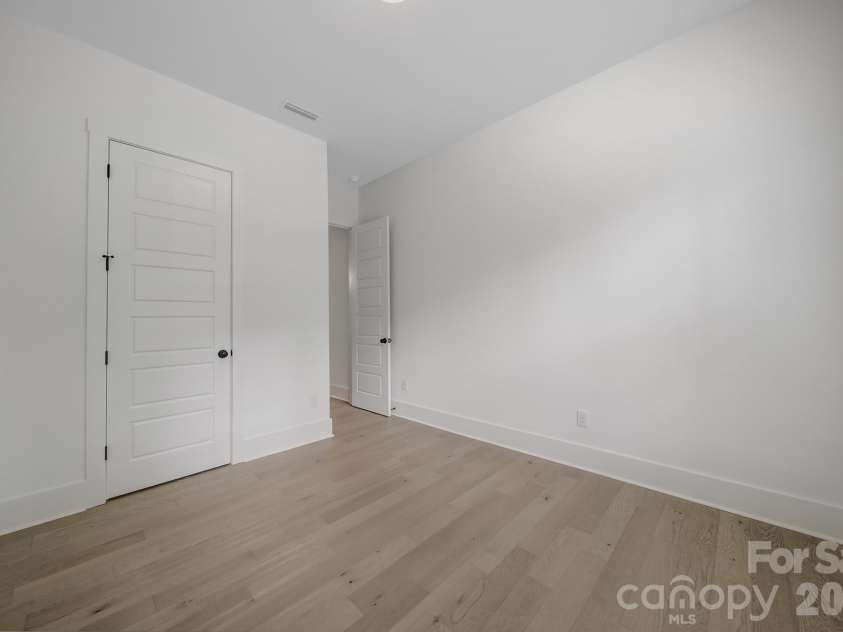1016 Rockway Drive, Charlotte, NC 28205.  MLS# CAR4423639, YatesRealty ID 51737. 