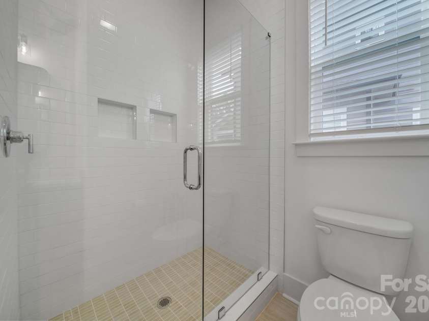 1016 Rockway Drive, Charlotte, NC 28205.  MLS# CAR4423639, YatesRealty ID 51737. 