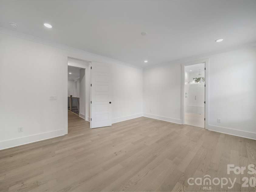 1016 Rockway Drive, Charlotte, NC 28205.  MLS# CAR4423639, YatesRealty ID 51737. 
