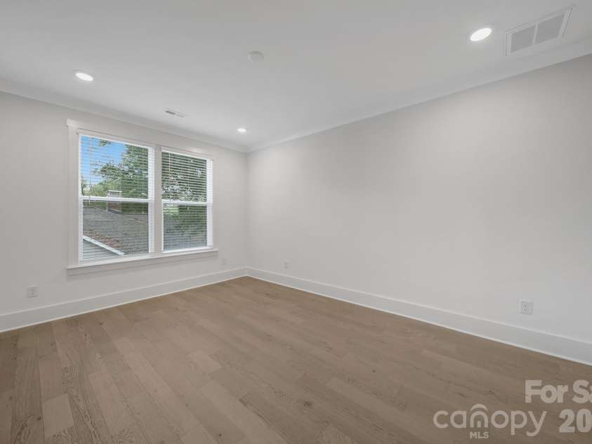 1016 Rockway Drive, Charlotte, NC 28205.  MLS# CAR4423639, YatesRealty ID 51737. 