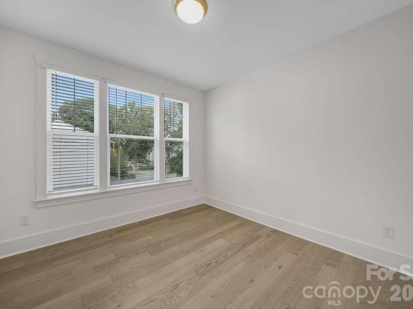 1016 Rockway Drive, Charlotte, NC 28205.  MLS# CAR4423639, YatesRealty ID 51737. 
