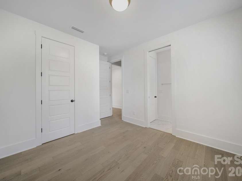 1016 Rockway Drive, Charlotte, NC 28205.  MLS# CAR4423639, YatesRealty ID 51737. 