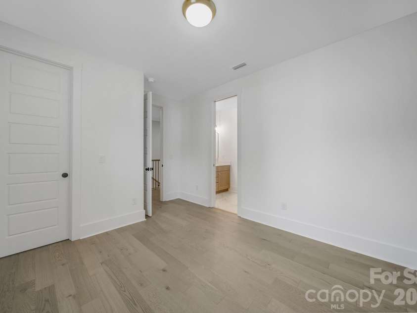 1016 Rockway Drive, Charlotte, NC 28205.  MLS# CAR4423639, YatesRealty ID 51737. 