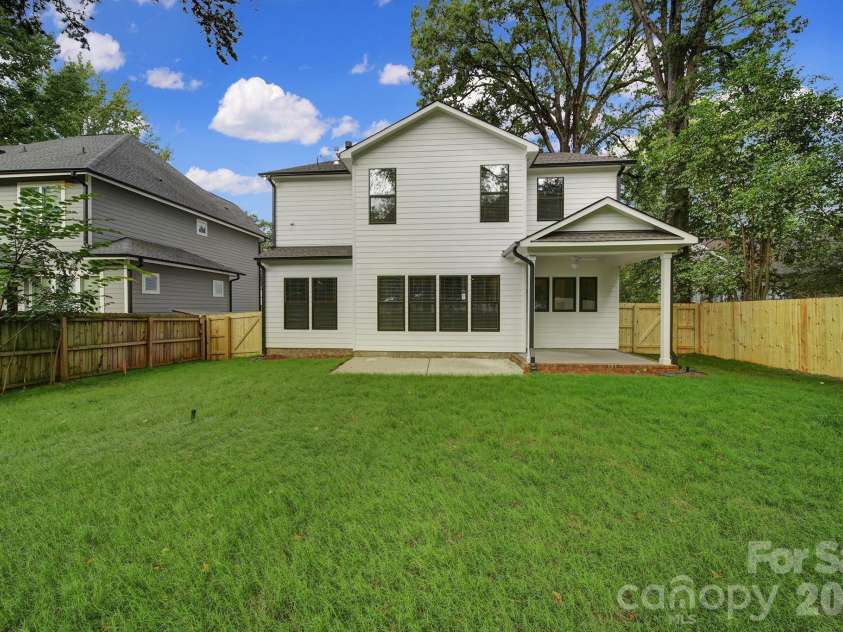 1016 Rockway Drive, Charlotte, NC 28205.  MLS# CAR4423639, YatesRealty ID 51737. 