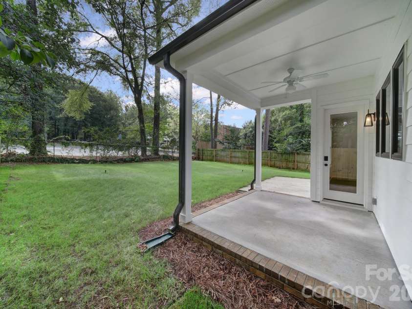 1016 Rockway Drive, Charlotte, NC 28205.  MLS# CAR4423639, YatesRealty ID 51737. 