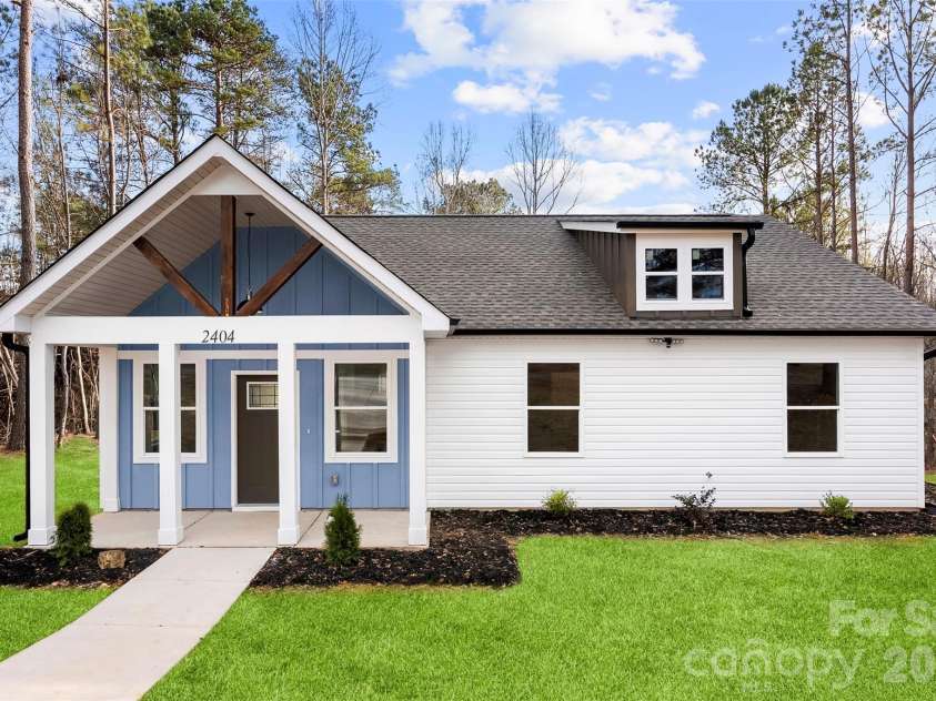 2404 Eleanor Drive, Shelby, NC 28150.  MLS# CAR4329974, YatesRealty ID 5174. 