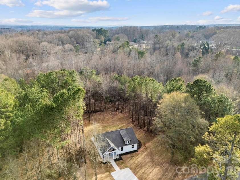 2404 Eleanor Drive, Shelby, NC 28150.  MLS# CAR4329974, YatesRealty ID 5174. 