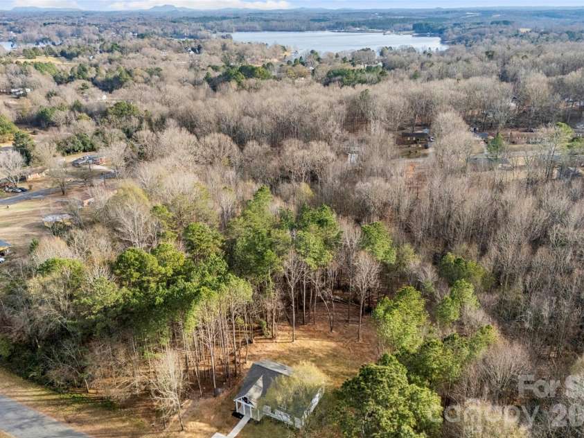 2404 Eleanor Drive, Shelby, NC 28150.  MLS# CAR4329974, YatesRealty ID 5174. 