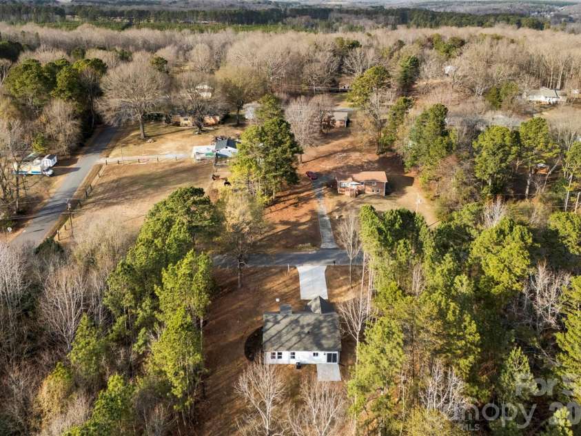 2404 Eleanor Drive, Shelby, NC 28150.  MLS# CAR4329974, YatesRealty ID 5174. 
