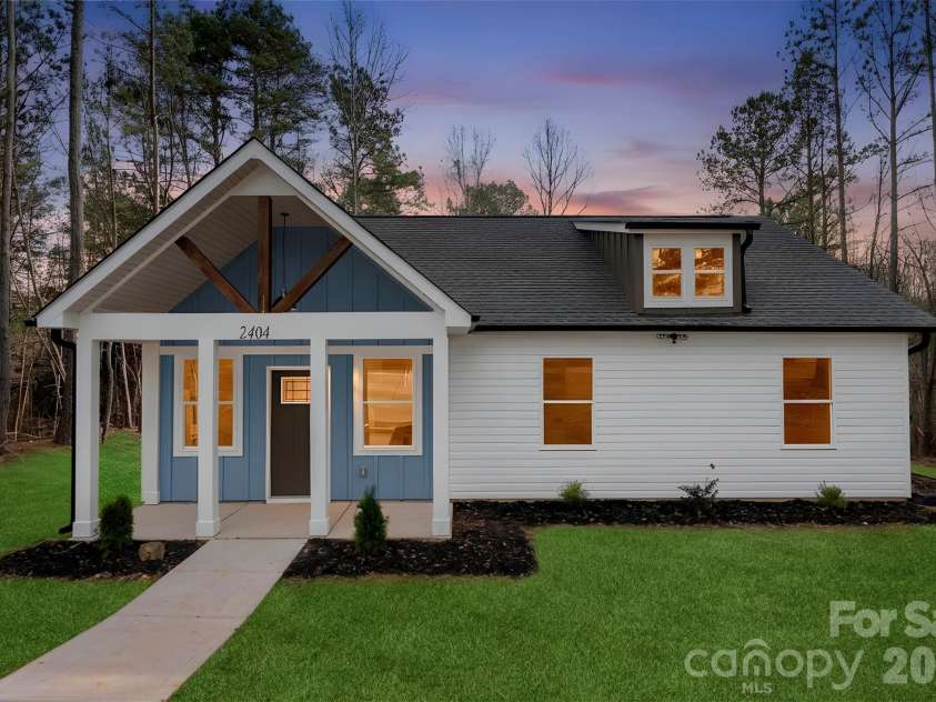 2404 Eleanor Drive, Shelby, NC 28150.  MLS# CAR4329974, YatesRealty ID 5174. 
