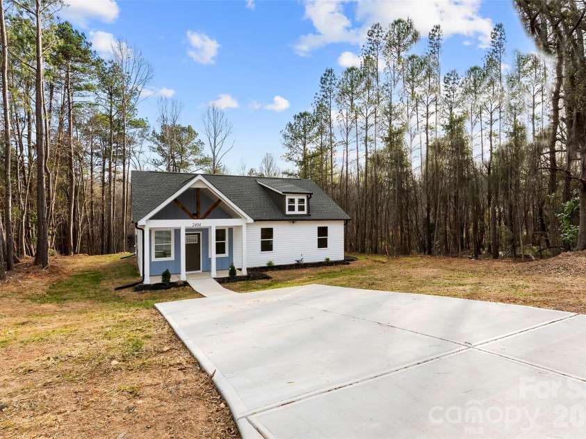 2404 Eleanor Drive, Shelby, NC 28150.  MLS# CAR4329974, YatesRealty ID 5174. 