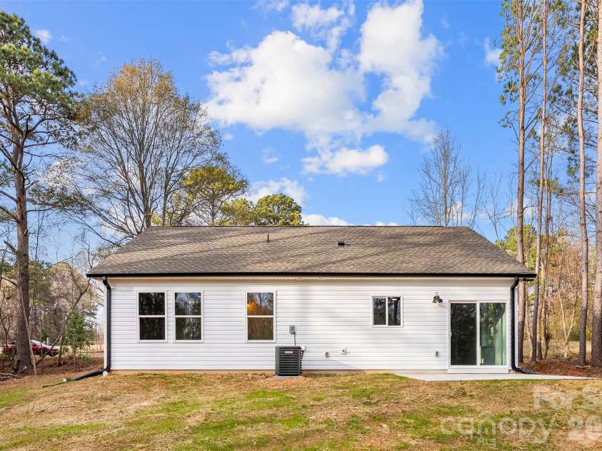 2404 Eleanor Drive, Shelby, NC 28150.  MLS# CAR4329974, YatesRealty ID 5174. 