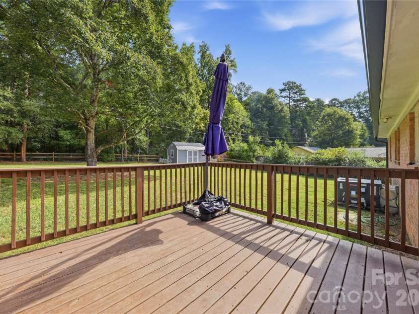 2626 Fairgreen Drive, Gastonia, NC 28056.  MLS# CAR4423810, YatesRealty ID 51740. 