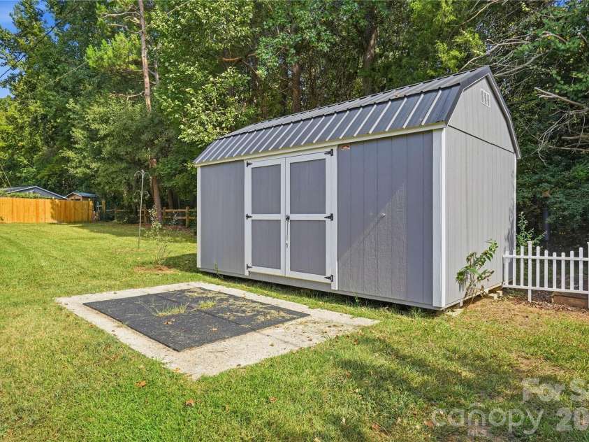 2626 Fairgreen Drive, Gastonia, NC 28056.  MLS# CAR4423810, YatesRealty ID 51740. 