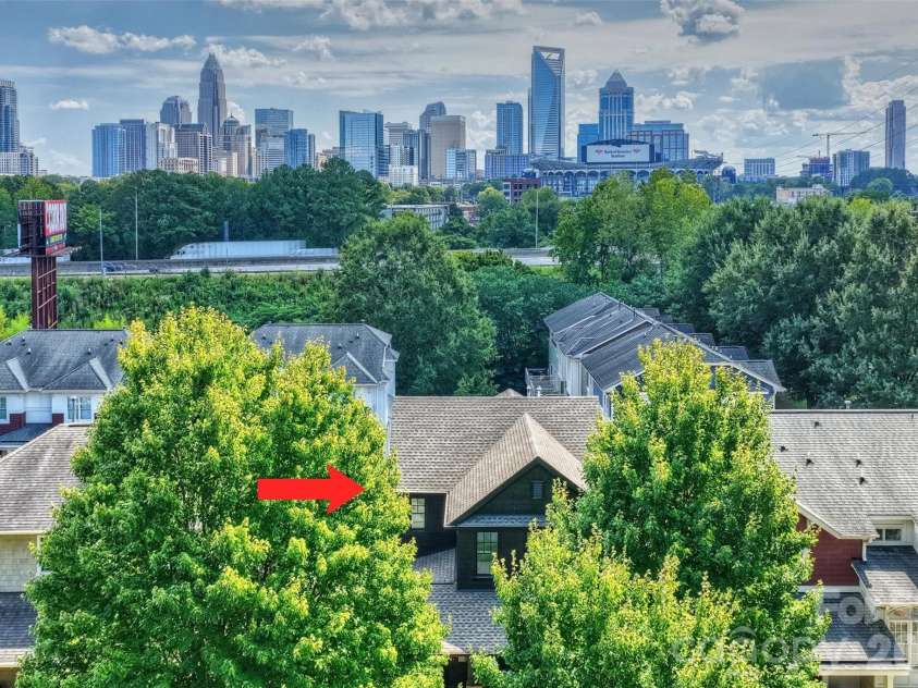423 Summit Avenue, Charlotte, NC 28208.  MLS# CAR4403714, YatesRealty ID 51742. 