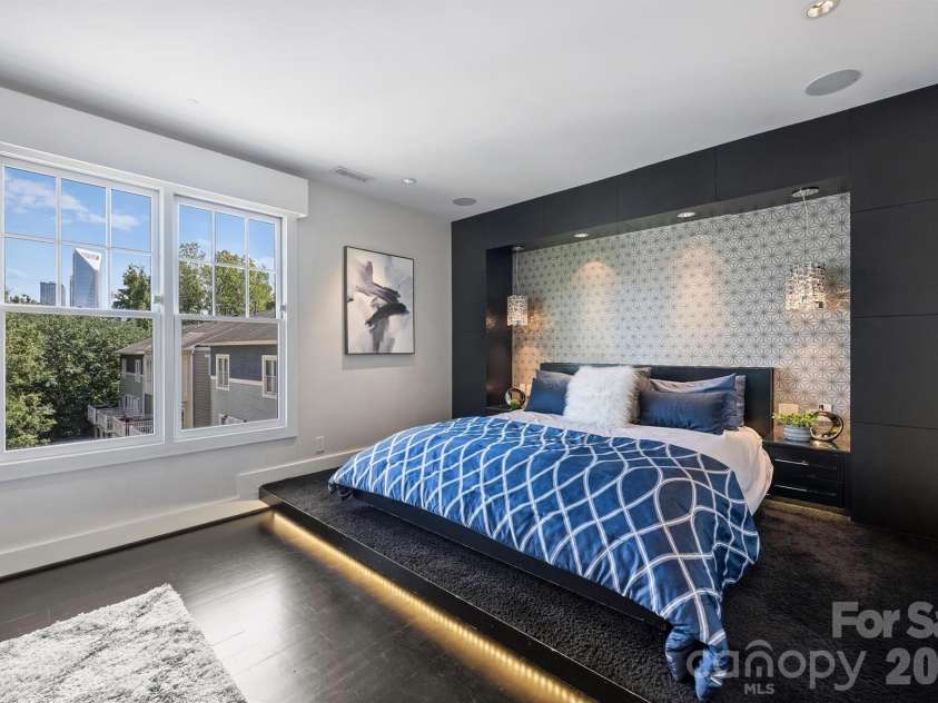 423 Summit Avenue, Charlotte, NC 28208.  MLS# CAR4403714, YatesRealty ID 51742. Primary Bedroom