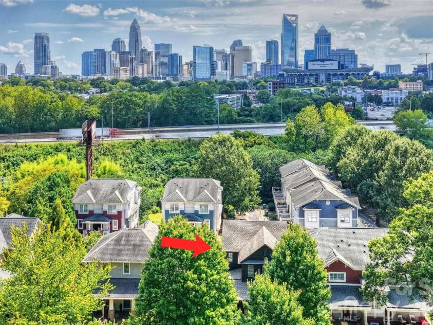 423 Summit Avenue, Charlotte, NC 28208.  MLS# CAR4403714, YatesRealty ID 51742. Proximity to Uptown!