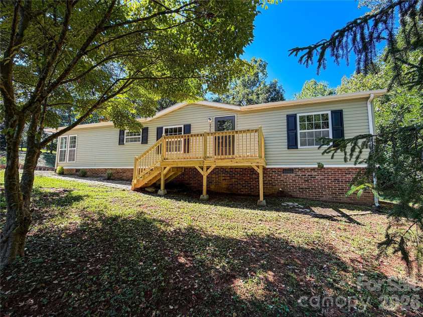 3363 Stony Brook Circle, Newton, NC 28658.  MLS# CAR4423827, YatesRealty ID 51743. 