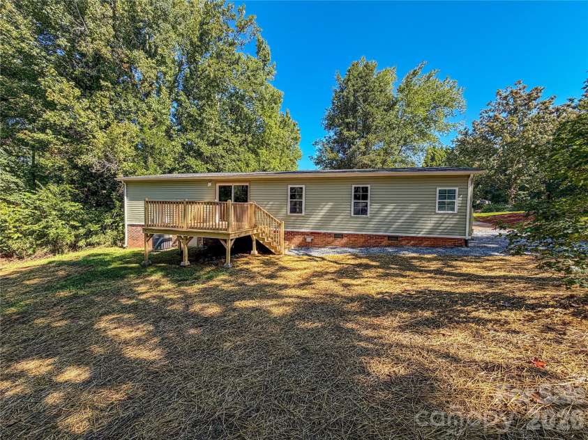 3363 Stony Brook Circle, Newton, NC 28658.  MLS# CAR4423827, YatesRealty ID 51743. 