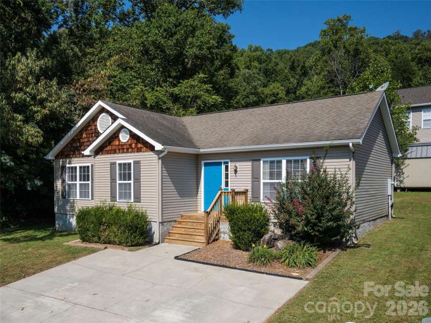 151 Newberry Drive, Fletcher, NC 28732.  MLS# CAR4426266, YatesRealty ID 51745. 