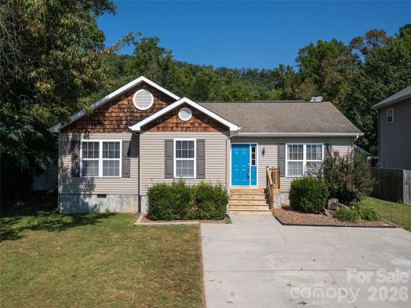 151 Newberry Drive, Fletcher, NC 28732.  MLS# CAR4426266, YatesRealty ID 51745. 