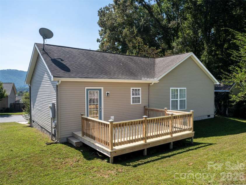 151 Newberry Drive, Fletcher, NC 28732.  MLS# CAR4426266, YatesRealty ID 51745. 
