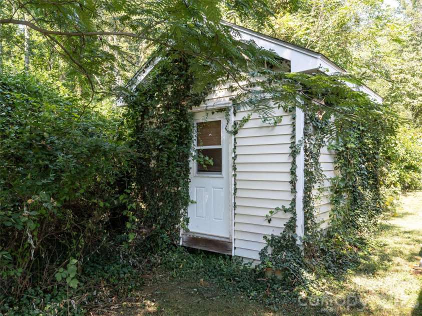 151 Newberry Drive, Fletcher, NC 28732.  MLS# CAR4426266, YatesRealty ID 51745. 
