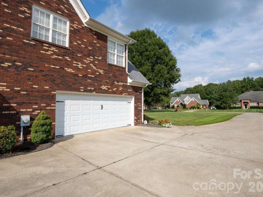 1927 Windmere Drive, Monroe, NC 28110.  MLS# CAR4418853, YatesRealty ID 51747. 2 car attached garage