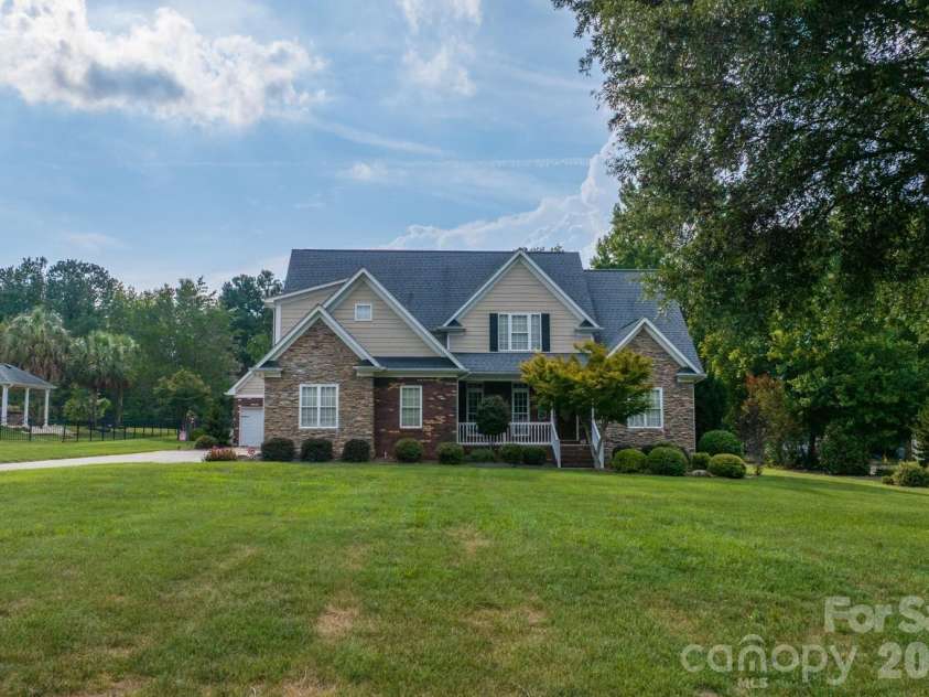 1927 Windmere Drive, Monroe, NC 28110.  MLS# CAR4418853, YatesRealty ID 51747. Just 35-45 minutes from Charlotte!