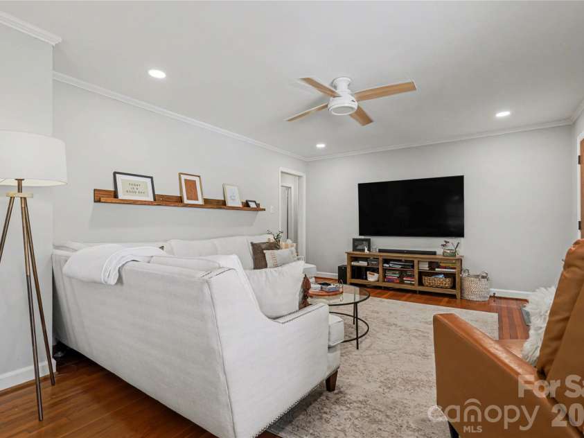 4417 Collingwood Drive, Charlotte, NC 28209.  MLS# CAR4359003, YatesRealty ID 5175. 