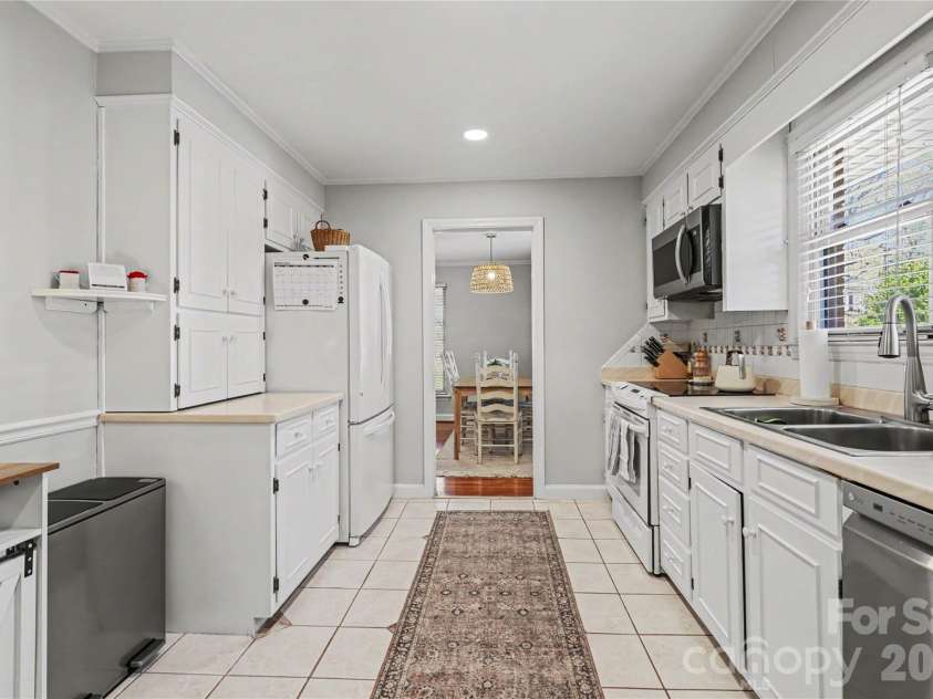 4417 Collingwood Drive, Charlotte, NC 28209.  MLS# CAR4359003, YatesRealty ID 5175. 