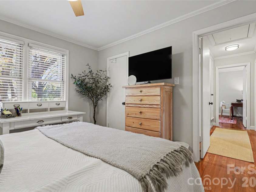 4417 Collingwood Drive, Charlotte, NC 28209.  MLS# CAR4359003, YatesRealty ID 5175. 