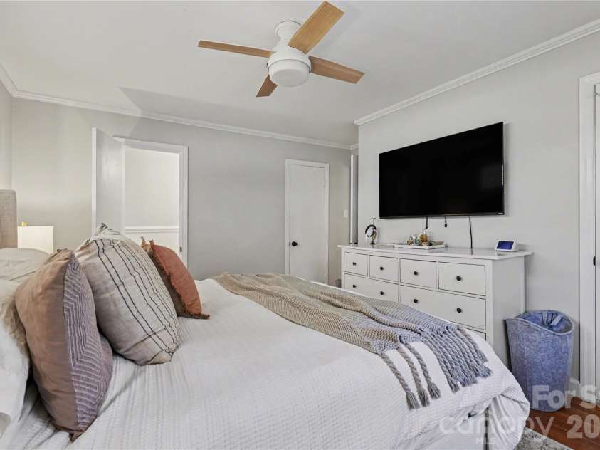 4417 Collingwood Drive, Charlotte, NC 28209.  MLS# CAR4359003, YatesRealty ID 5175. 