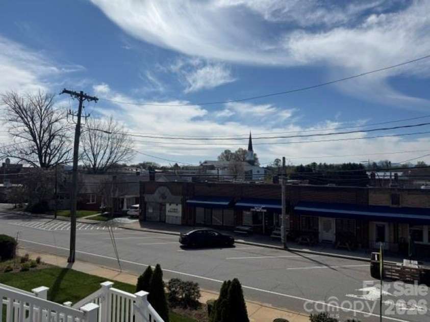 308 Green Street, Morganton, NC 28655.  MLS# CAR4426276, YatesRealty ID 51752. 