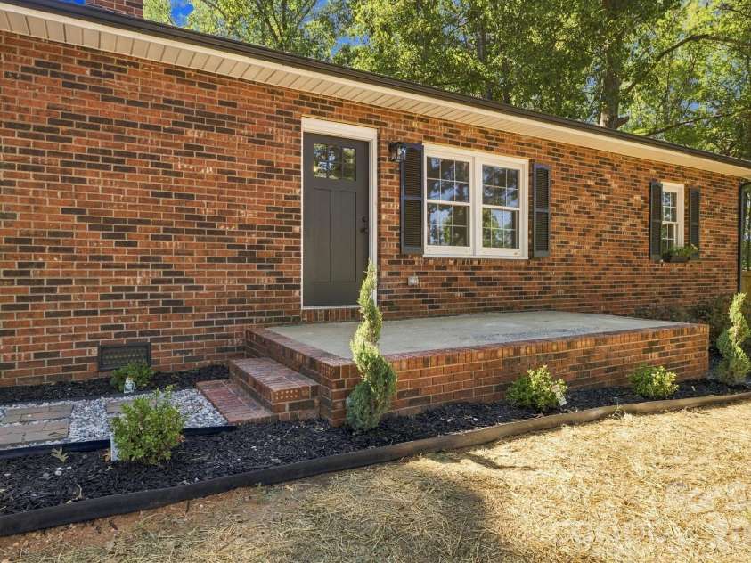 3231 Frazier Drive, Claremont, NC 28610.  MLS# CAR4426163, YatesRealty ID 51753. 