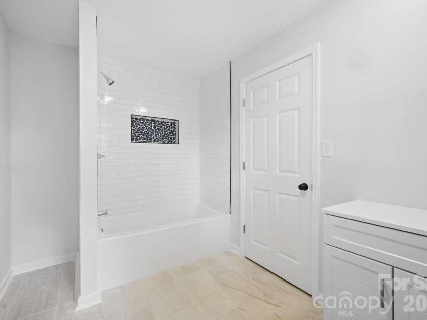 3231 Frazier Drive, Claremont, NC 28610.  MLS# CAR4426163, YatesRealty ID 51753. 