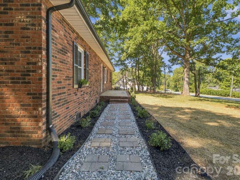 3231 Frazier Drive, Claremont, NC 28610.  MLS# CAR4426163, YatesRealty ID 51753. 