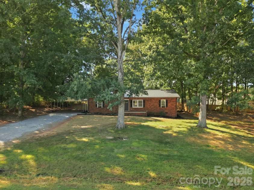 3231 Frazier Drive, Claremont, NC 28610.  MLS# CAR4426163, YatesRealty ID 51753. 