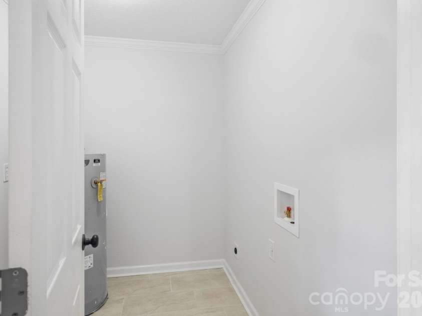 3231 Frazier Drive, Claremont, NC 28610.  MLS# CAR4426163, YatesRealty ID 51753. Laundry Room